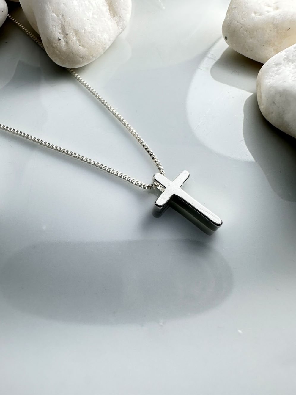 Κολιέ Σταυρός από Ανοξείδωτο Ατσάλι σε Ασημί – Minimal Unisex Μενταγιόν (ΚΩΔ:884447) | Kosmimatomania Κολιέ Σταυρός από Ανοξείδωτο Ατσάλι σε Ασημί – Minimal Unisex Μενταγιόν (ΚΩΔ:884447) | Kosmimatomania