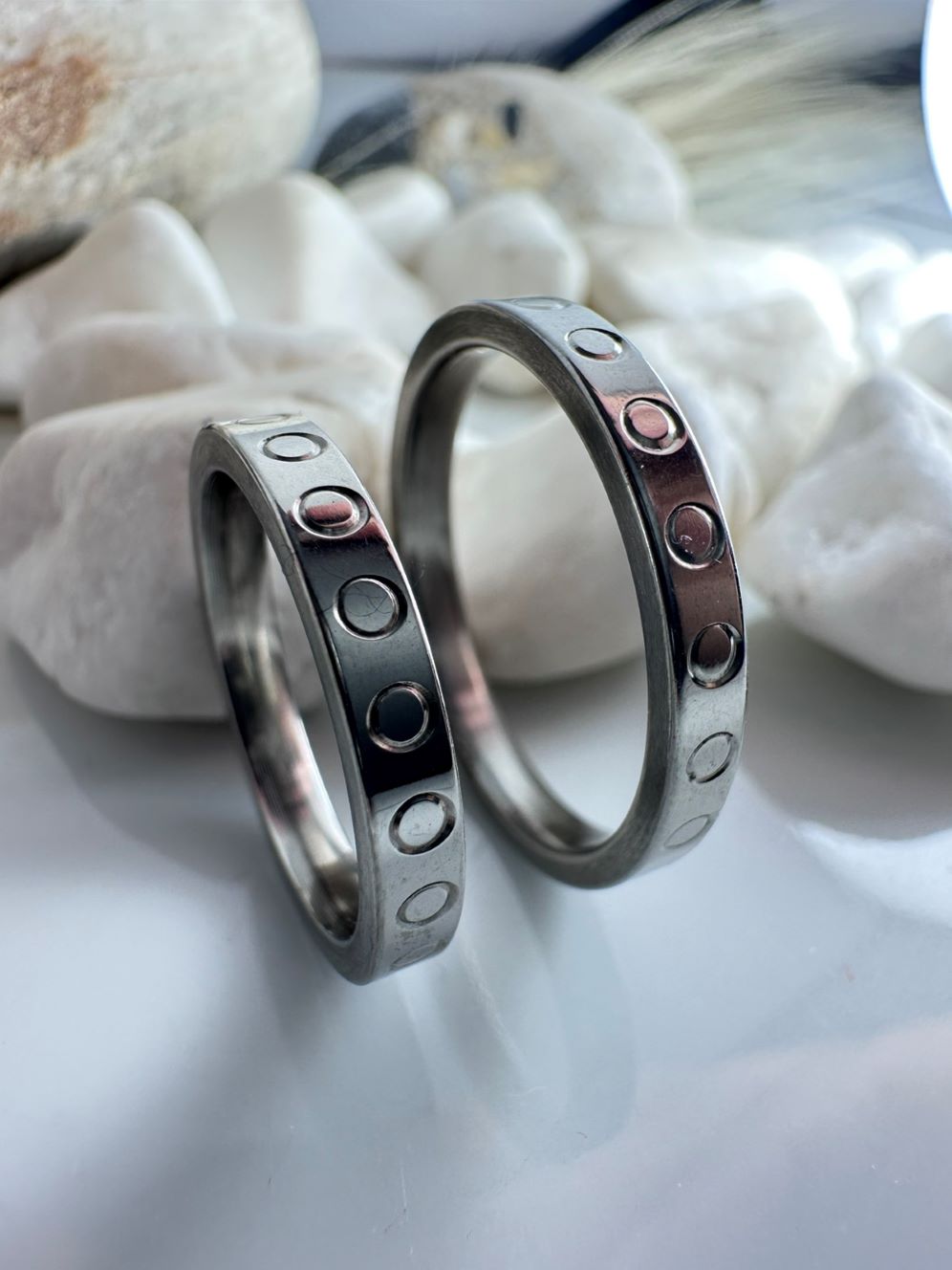 Βέρες Γάμου Από Ατσάλι με Χαραγμένους Κύκλους (ΚΩΔ:45481)| Μοντέρνες & Ανθεκτικές | Kosmimatomaniа.gr Βέρες Γάμου Από Ατσάλι με Χαραγμένους Κύκλους (ΚΩΔ:45481)| Μοντέρνες & Ανθεκτικές | Kosmimatomaniа.gr