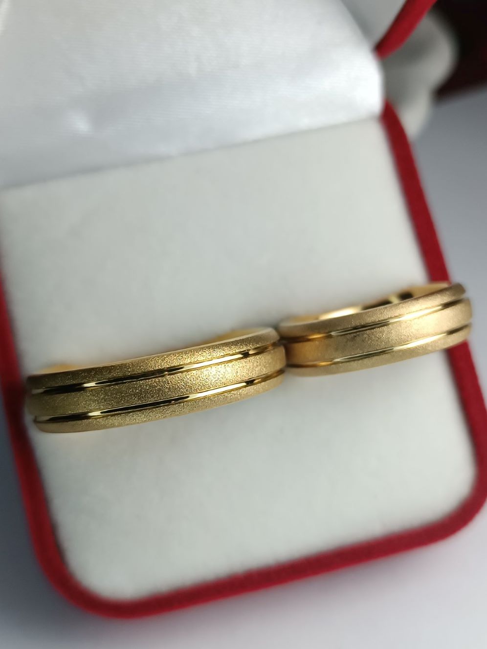 Βέρες γάμου από Ατσάλι Χρυσές Σαγρέ (ΚΩΔ:54681) | Ανθεκτικές & Κομψές | Kosmimatomaniа.gr Βέρες γάμου από Ατσάλι Χρυσές Σαγρέ (ΚΩΔ:54681) | Ανθεκτικές & Κομψές | Kosmimatomaniа.gr