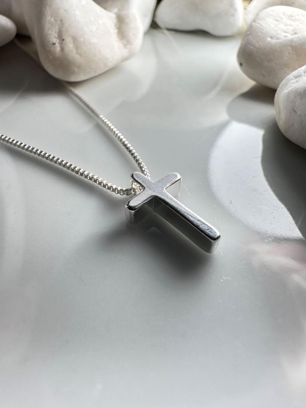 Κολιέ Σταυρός από Ανοξείδωτο Ατσάλι σε Ασημί – Minimal Unisex Μενταγιόν (ΚΩΔ:884447) | Kosmimatomania Κολιέ Σταυρός από Ανοξείδωτο Ατσάλι σε Ασημί – Minimal Unisex Μενταγιόν (ΚΩΔ:884447) | Kosmimatomania