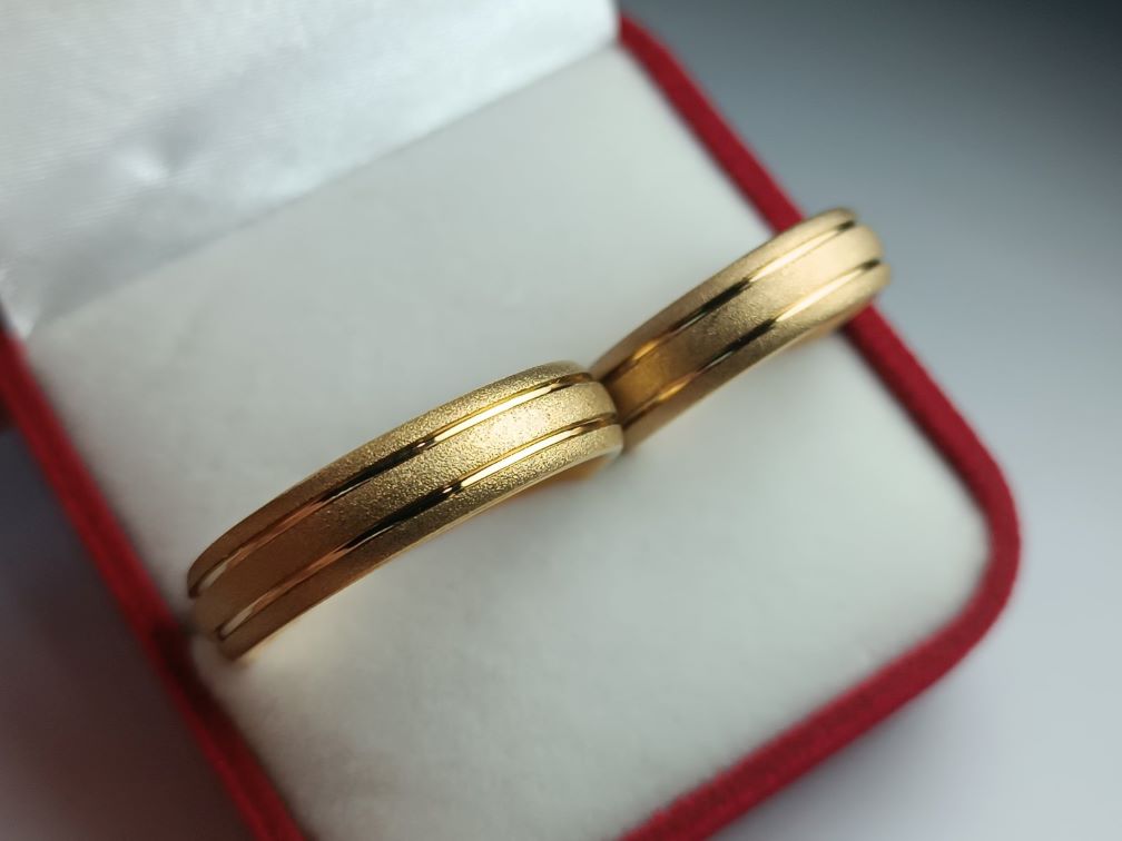 Βέρες γάμου από Ατσάλι Χρυσές Σαγρέ (ΚΩΔ:54681) | Ανθεκτικές & Κομψές | Kosmimatomaniа.gr Βέρες γάμου από Ατσάλι Χρυσές Σαγρέ (ΚΩΔ:54681) | Ανθεκτικές & Κομψές | Kosmimatomaniа.gr