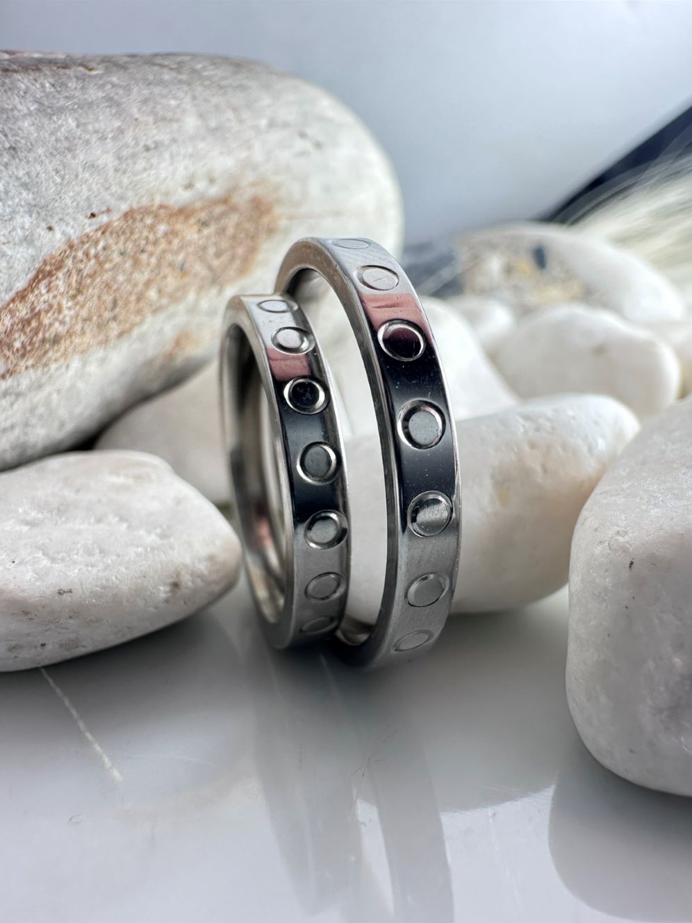 Βέρες Γάμου Από Ατσάλι με Χαραγμένους Κύκλους (ΚΩΔ:45481)| Μοντέρνες & Ανθεκτικές | Kosmimatomaniа.gr Βέρες Γάμου Από Ατσάλι με Χαραγμένους Κύκλους (ΚΩΔ:45481)| Μοντέρνες & Ανθεκτικές | Kosmimatomaniа.gr