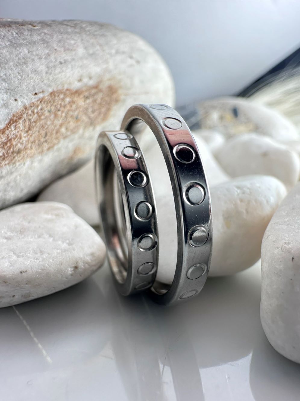 Βέρες Γάμου Από Ατσάλι με Χαραγμένους Κύκλους (ΚΩΔ:45481)| Μοντέρνες & Ανθεκτικές | Kosmimatomaniа.gr Βέρες Γάμου Από Ατσάλι με Χαραγμένους Κύκλους (ΚΩΔ:45481)| Μοντέρνες & Ανθεκτικές | Kosmimatomaniа.gr