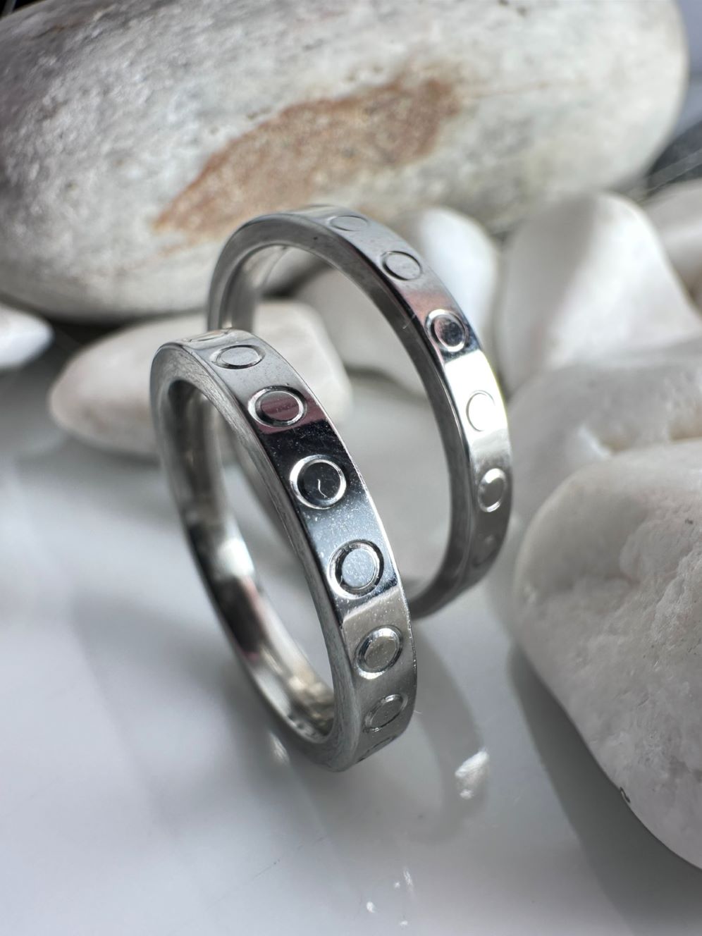 Βέρες Γάμου Από Ατσάλι με Χαραγμένους Κύκλους (ΚΩΔ:45481)| Μοντέρνες & Ανθεκτικές | Kosmimatomaniа.gr Βέρες Γάμου Από Ατσάλι με Χαραγμένους Κύκλους (ΚΩΔ:45481)| Μοντέρνες & Ανθεκτικές | Kosmimatomaniа.gr