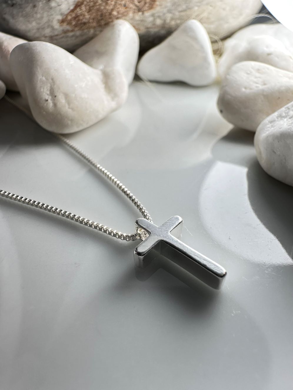 Κολιέ Σταυρός από Ανοξείδωτο Ατσάλι σε Ασημί – Minimal Unisex Μενταγιόν (ΚΩΔ:884447) | Kosmimatomania Κολιέ Σταυρός από Ανοξείδωτο Ατσάλι σε Ασημί – Minimal Unisex Μενταγιόν (ΚΩΔ:884447) | Kosmimatomania