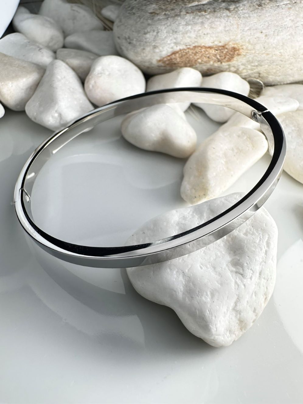 Χειροπέδα Ασημένιο Ατσάλι – Minimal Γυναικείο Βραχιόλι (ΚΩΔ:585661)| Kosmimatomania Χειροπέδα Ασημένιο Ατσάλι – Minimal Γυναικείο Βραχιόλι (ΚΩΔ:585661)| Kosmimatomania