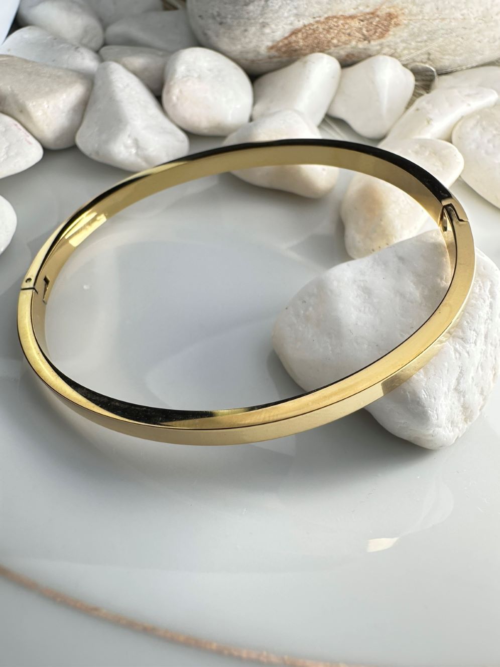 Χρυσή Γυναικεία Χειροπέδα – Minimal Βραχιόλι Κομψότητας (ΚΩΔ:25218)| Kosmimatomania Χρυσή Γυναικεία Χειροπέδα – Minimal Βραχιόλι Κομψότητας (ΚΩΔ:25218)| Kosmimatomania