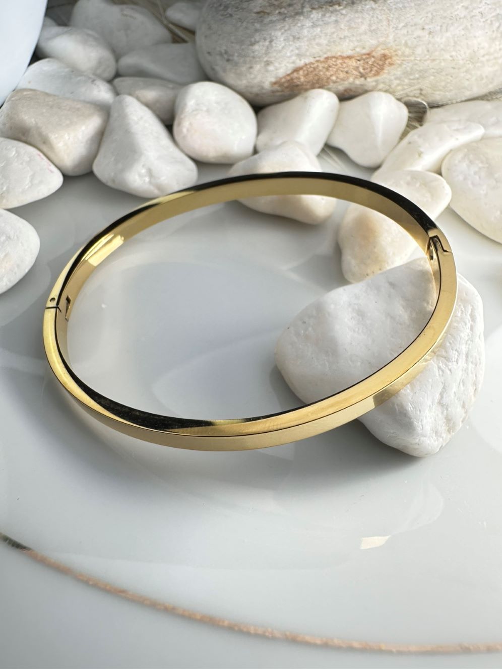 Χρυσή Γυναικεία Χειροπέδα – Minimal Βραχιόλι Κομψότητας (ΚΩΔ:25218)| Kosmimatomania Χρυσή Γυναικεία Χειροπέδα – Minimal Βραχιόλι Κομψότητας (ΚΩΔ:25218)| Kosmimatomania