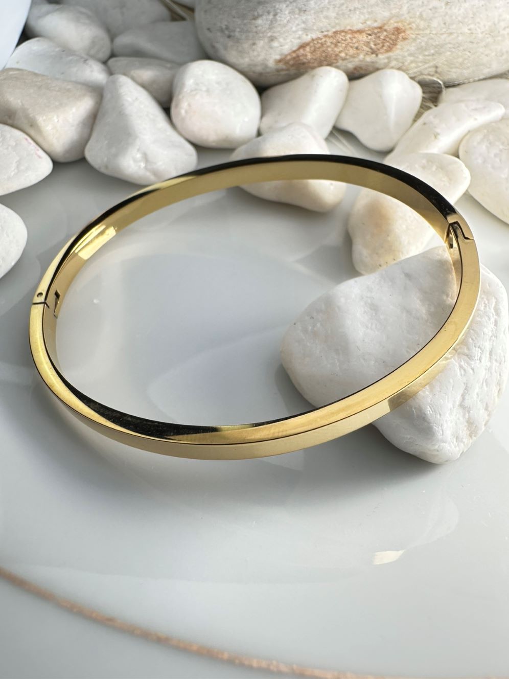 Χρυσή Γυναικεία Χειροπέδα – Minimal Βραχιόλι Κομψότητας (ΚΩΔ:25218)| Kosmimatomania Χρυσή Γυναικεία Χειροπέδα – Minimal Βραχιόλι Κομψότητας (ΚΩΔ:25218)| Kosmimatomania