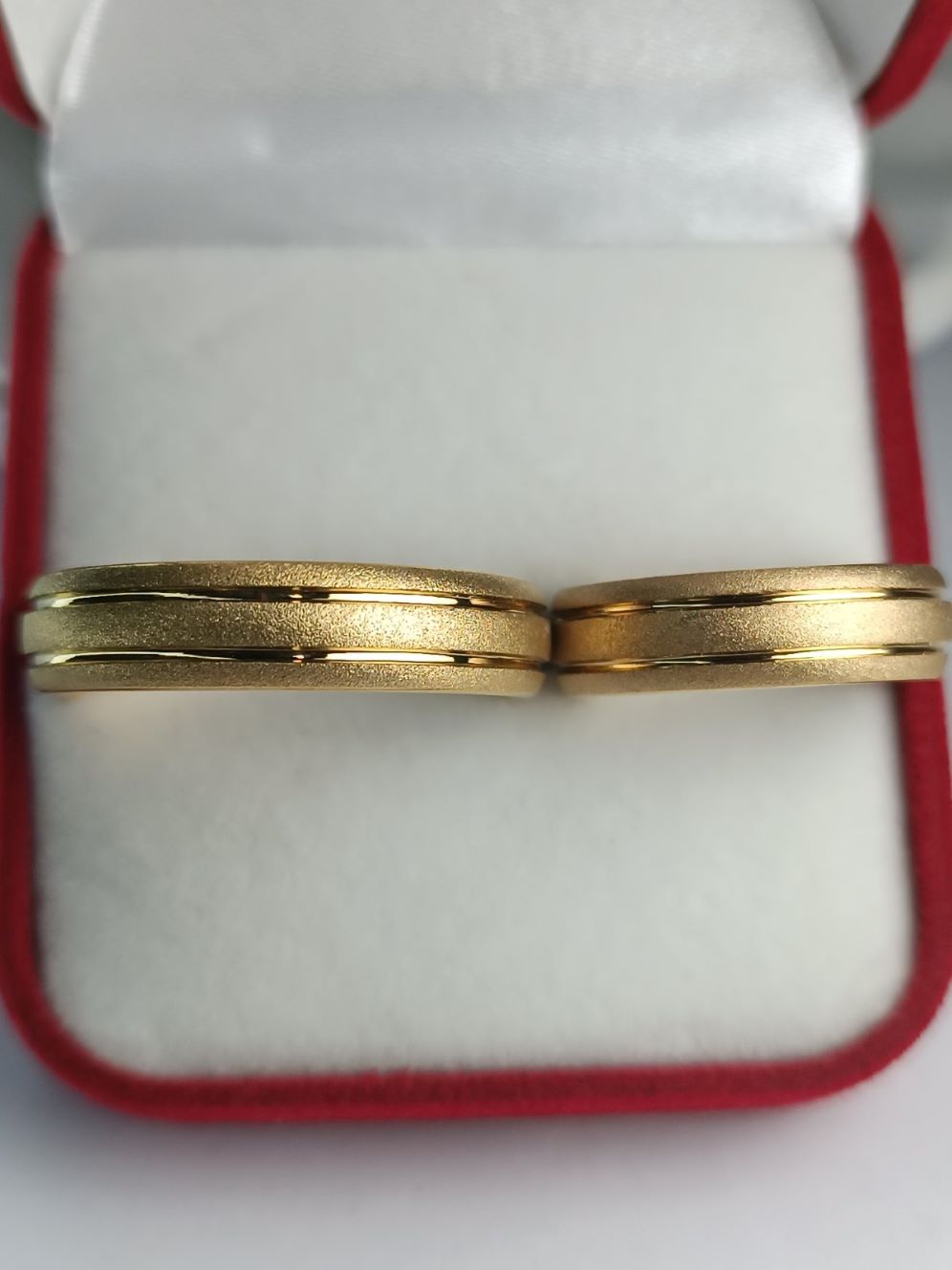 Βέρες γάμου από Ατσάλι Χρυσές Σαγρέ (ΚΩΔ:54681) | Ανθεκτικές & Κομψές | Kosmimatomaniа.gr Βέρες γάμου από Ατσάλι Χρυσές Σαγρέ (ΚΩΔ:54681) | Ανθεκτικές & Κομψές | Kosmimatomaniа.gr