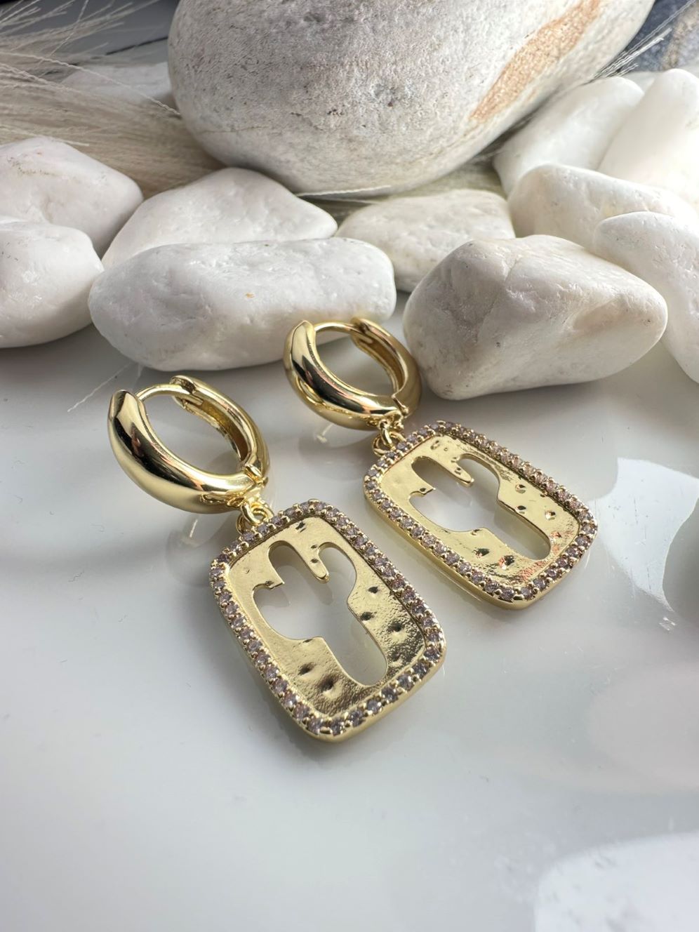 Σκουλαρίκια από Ατσάλι με Στρας (ΚΩΔ:525140) | Χρυσά Κρεμαστά Μοντέρνα | Kosmimatomaniа.gr Σκουλαρίκια από Ατσάλι με Στρας (ΚΩΔ:525140) | Χρυσά Κρεμαστά Μοντέρνα | Kosmimatomaniа.gr