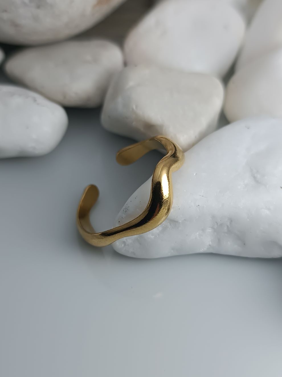 Ρυθμιζόμενο Δαχτυλίδι Ατσάλι σε Χρυσό Χρώμα με Κιματισμό (ΚΩΔ:4245) – Κοσμήματα |Kosmimatomania Ρυθμιζόμενο Δαχτυλίδι Ατσάλι σε Χρυσό Χρώμα με Κιματισμό (ΚΩΔ:4245) – Κοσμήματα |Kosmimatomania